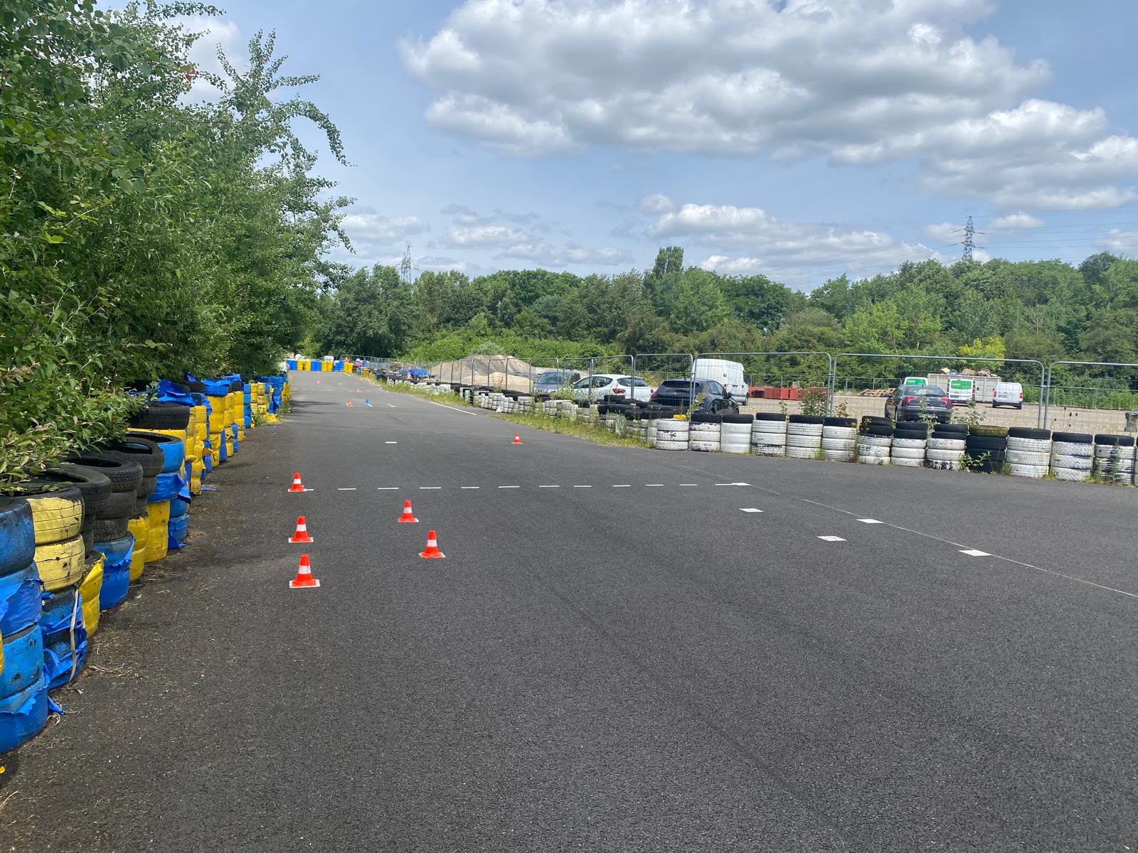 Ligne droite de la piste Kartland à Moissy-Cramayel